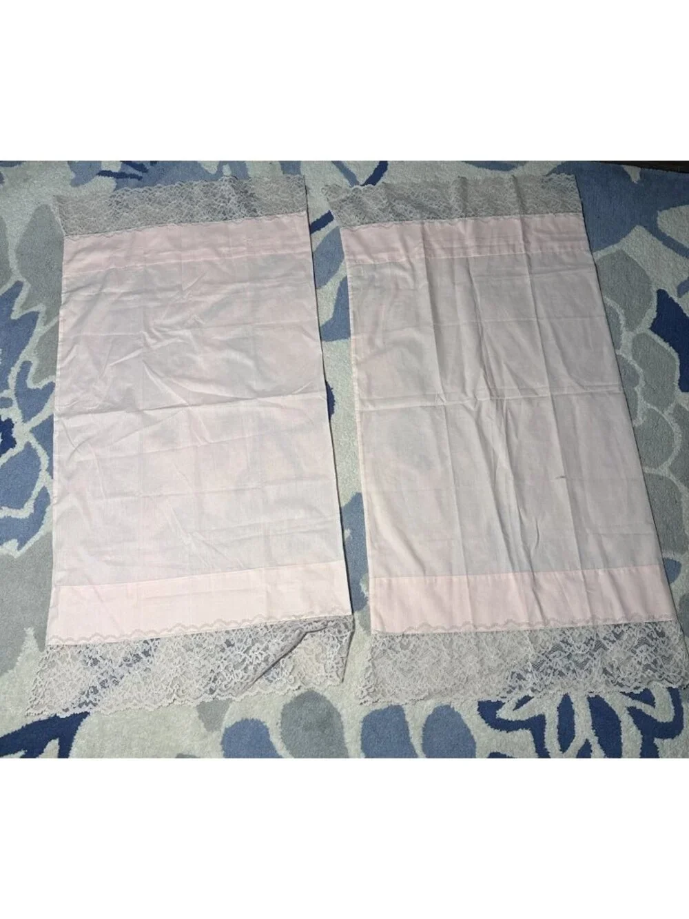 Set Of 2 Vintage Pastel Peach & Cream Lace Open Ended Pillow Case 43” Romantic